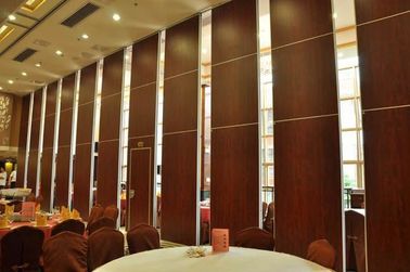 Kongre Odası Akustik Katlanır Bölme Duvarları Konferans için 65mm Kalınlık