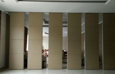 Katlanabilir Salıncak Kapı Sürgülü Ahşap Paneller Ofis Toplantı Odası Için Katlanır Duvar Paneli Bölümleri