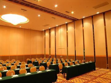 Acoustic Folding Partition Walls for Banquet Hall Decorative / Acoustic Room Dividers Partitions