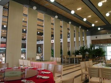 Restoran 85mm Kalınlığında Hareketli Bölme Duvarlar 6 Metre Yükseklik