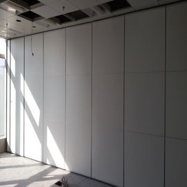 Hareketli Akordeon Bölme Duvarlar Restoran Weeding Odası İçin Ahşap Akustik Katlanabilir Kapı