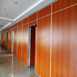 Konferans Odası Katlanır Bölme Duvarlar Sürgülü Kapılar Ses Geçirmez Kullanılabilir Duvarlar