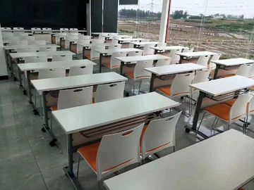 EBUNGE Modern Katlanabilir Okul Masa Ayakta Ofis Mobilyaları Konferans Odası Masası ile Dört Tekerlekler