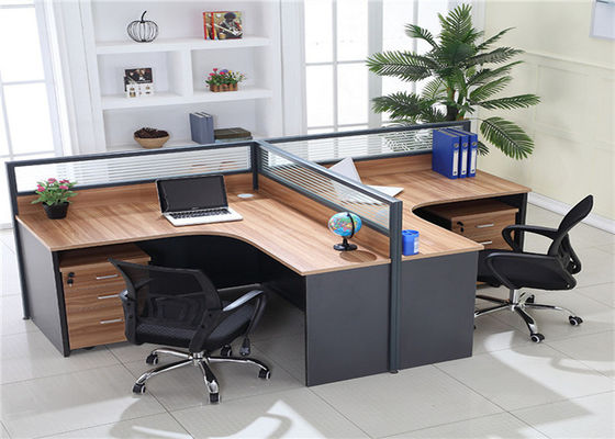 Modern Tip MFC Panel Mesh Ofis Koltuğu, Tekerlekler Hücresi Ofis Masası 4 Kişilik Ofis İş İstasyonu