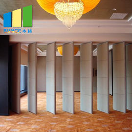 İNGILTERE Toplantı Odası Katlanır Ses Yalıtımlı Katlanabilir Bölme Duvar Parça Ve Rulo Sistemli